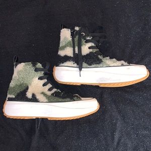 💚STEVE MADDEN SHAFT-F CAMO FUR PLATFORM SNEAKERS 💚